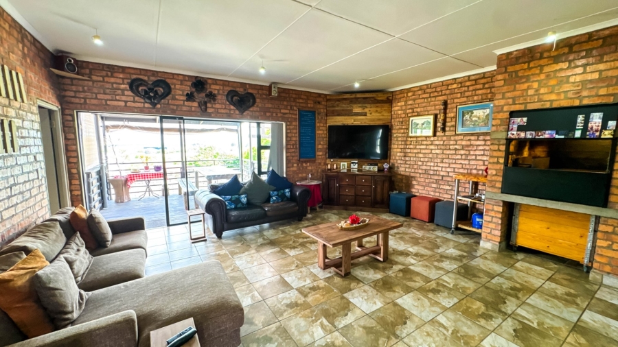 4 Bedroom Property for Sale in Fraaiuitsig Western Cape